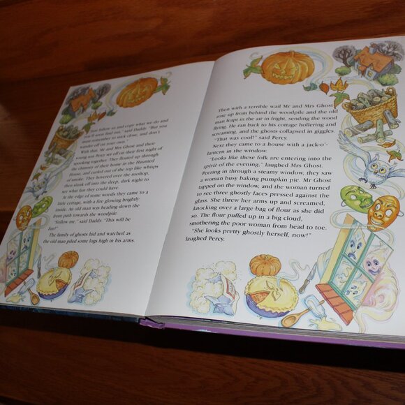 FREE*❤️Classic Spooky Stories heavy hardcover kids book Halloween vampire ghost - Picture 3 of 4